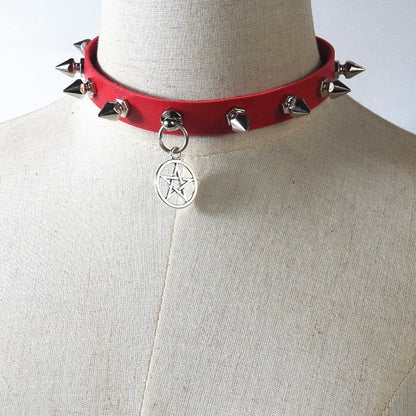 Lilith choker