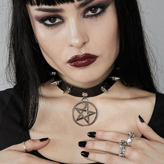 Lilith choker