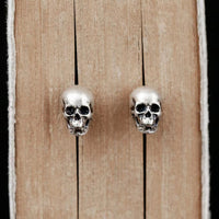 Skull stud