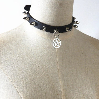 Lilith choker