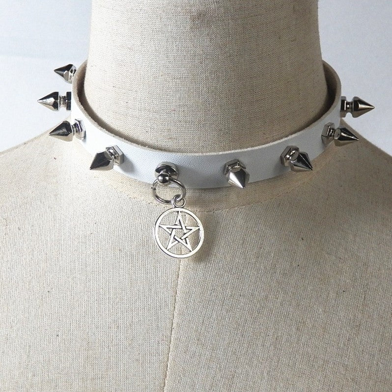 Lilith choker